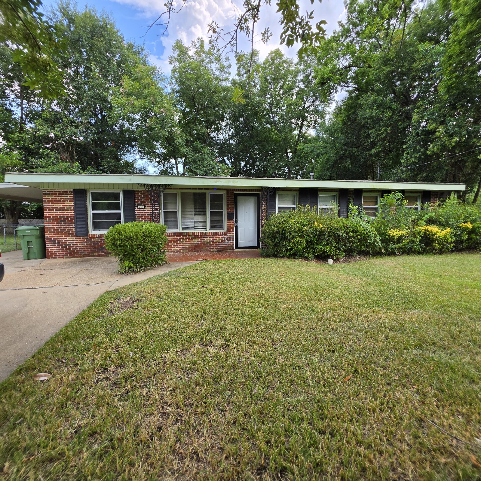 3 Bed 1 Bath property image